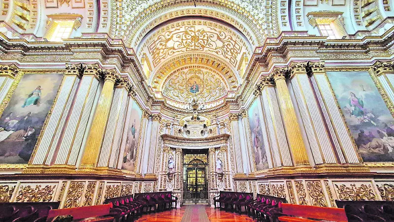 Interior de la Capilla de Nápoles